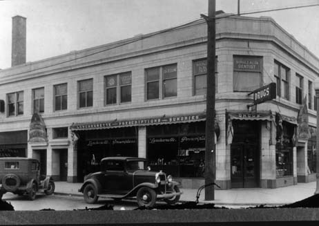 The northwest corner of Lincoln and Oakton circa 1930. At the far left of the picture is the National Bank of Niles Center