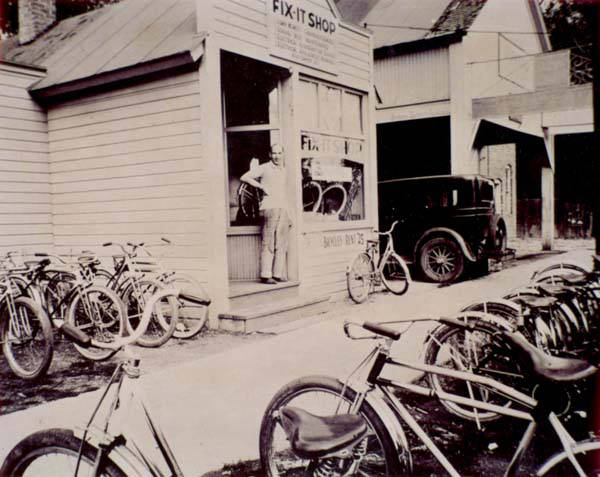 Fix-It Shop that apparently had plenty of bicycle business on Oakton just east of Lincoln